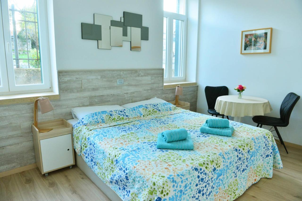 En-suite Rose On Rokova Street - 5 Min Walk To The Old Town Of Guest house Split